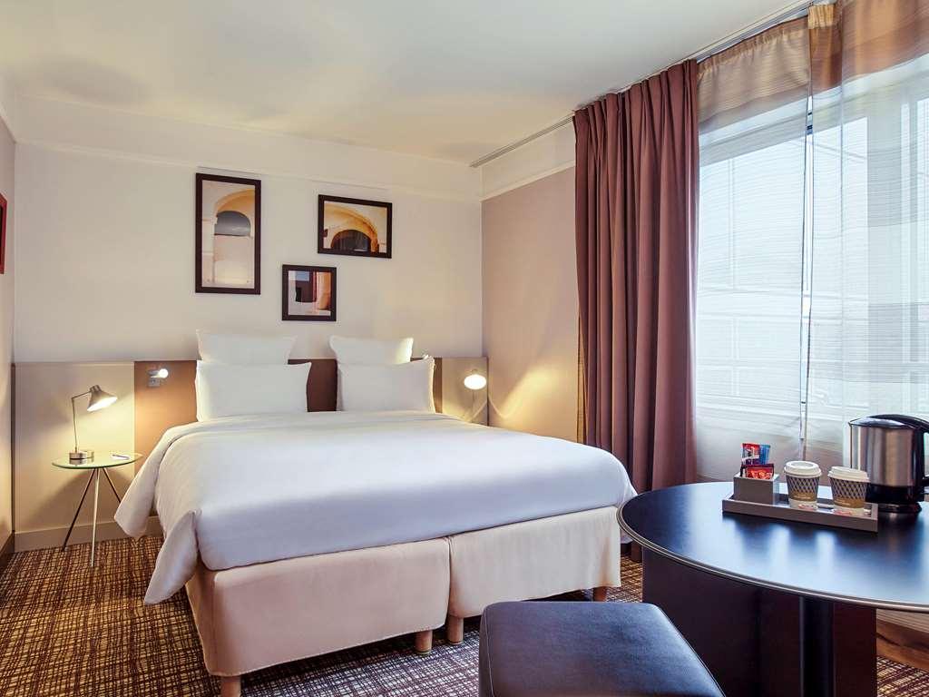 Mercure Paris La Defense Grande Arche Nanterre Rom bilde
