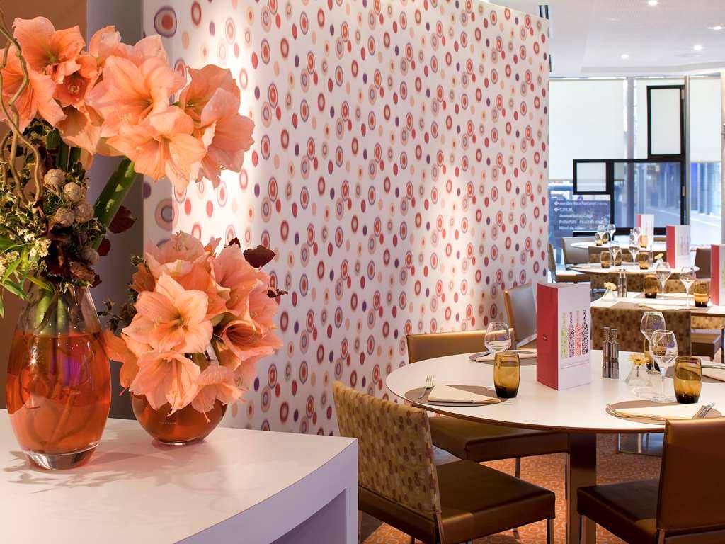 Mercure Paris La Defense Grande Arche Nanterre Rom bilde